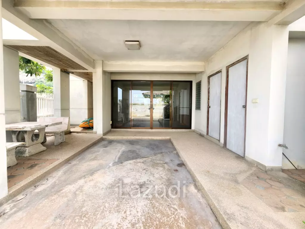 Exclusive Beachfront Townhouse For Sale in Takiab Hua Hin