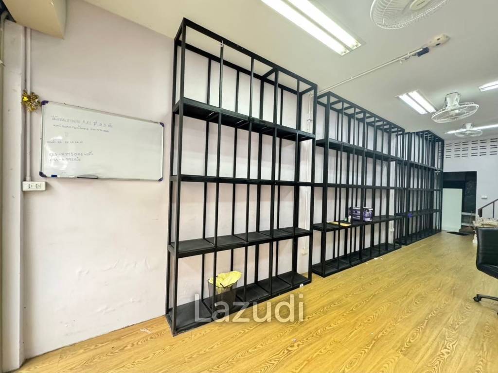 3 Bedroom 3 Bathroom 52 Sq.m Townhouse At Asoke