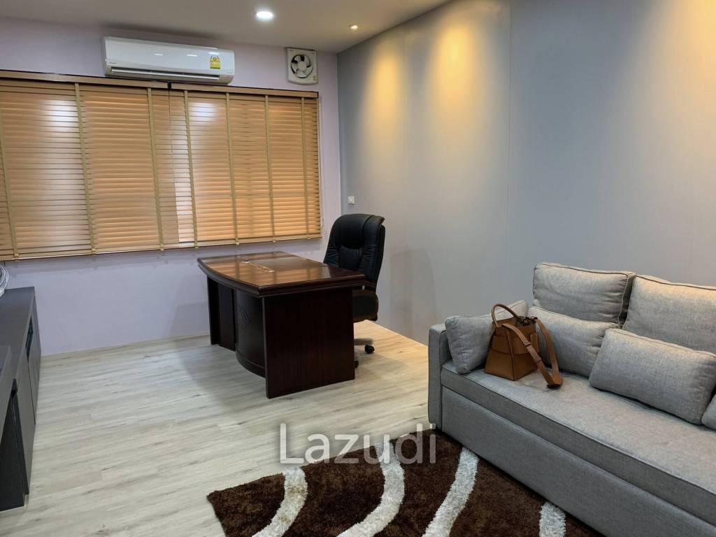 3 Bedroom 3 Bathroom 52 Sq.m Townhouse At Asoke