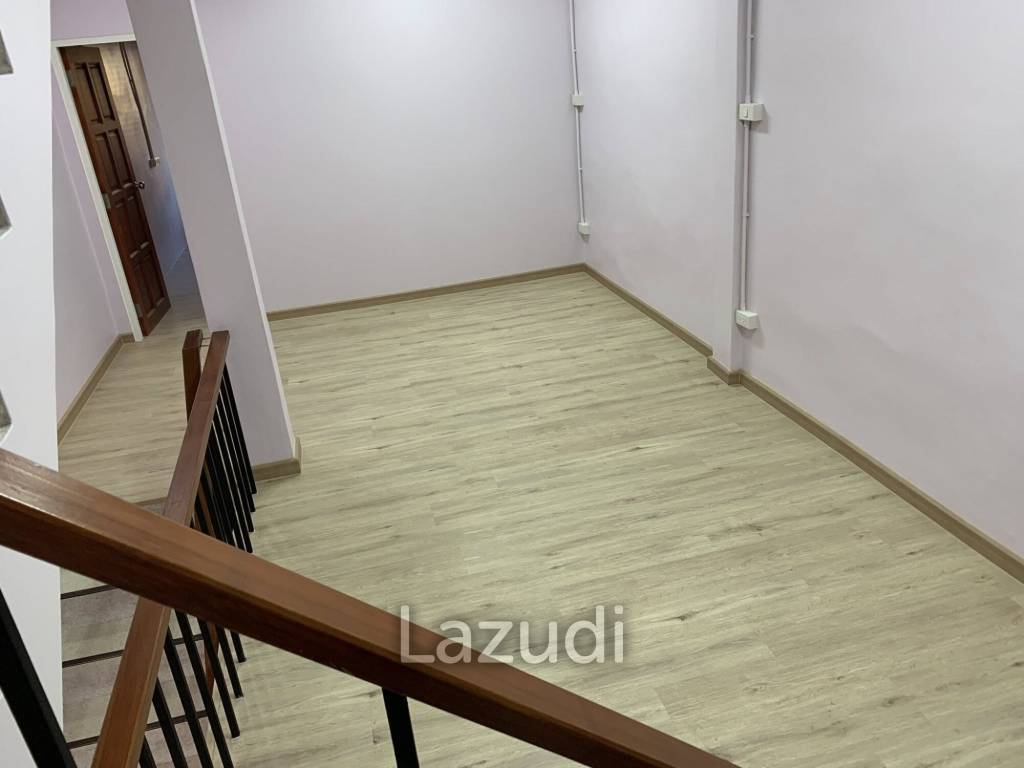 3 Bedroom 3 Bathroom 52 Sq.m Townhouse At Asoke