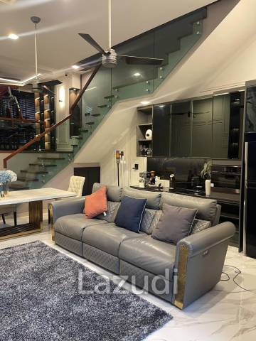 3 Bed 4 Bath 254 Sq.m The Eight Chatuchak Ratchada