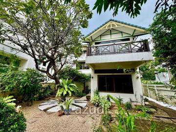 3 Bed 2 Bath House 400 SQ.M. in Yen Akart, Bangkok