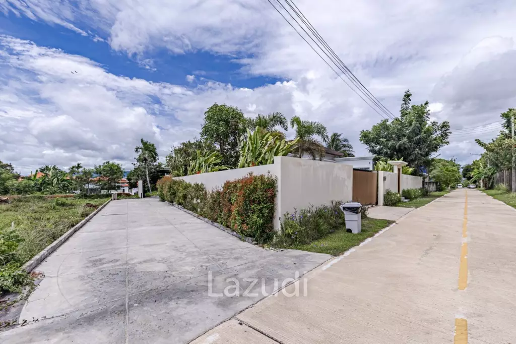 Luxury 3-Bed Standalone Villa in Bangjo
