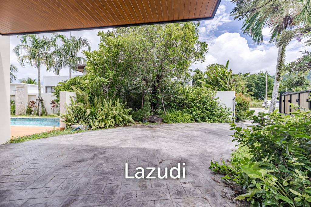 Luxury 3-Bed Standalone Villa in Bangjo