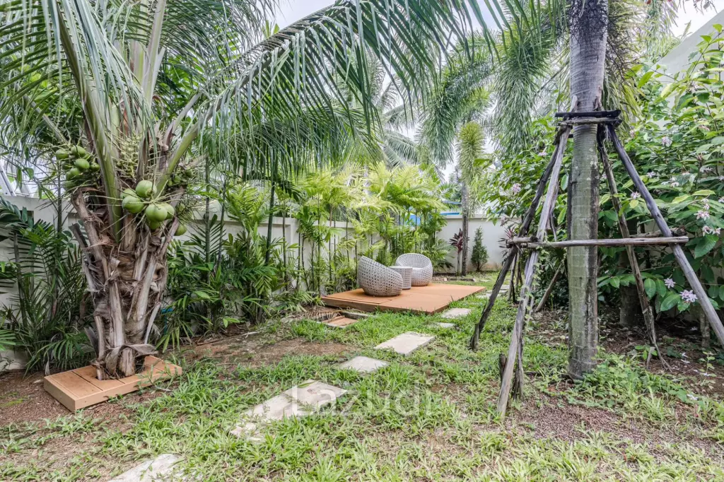 Luxury 3-Bed Standalone Villa in Bangjo