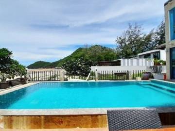 Absolute Beachfront 2 bed Pool Villa