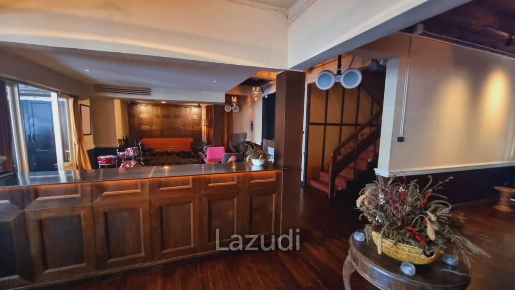 Elegant Thong Lo/Petchburi Corner Gem — 416sqm Restaurant Space with Outdoor Space and Ample Parking