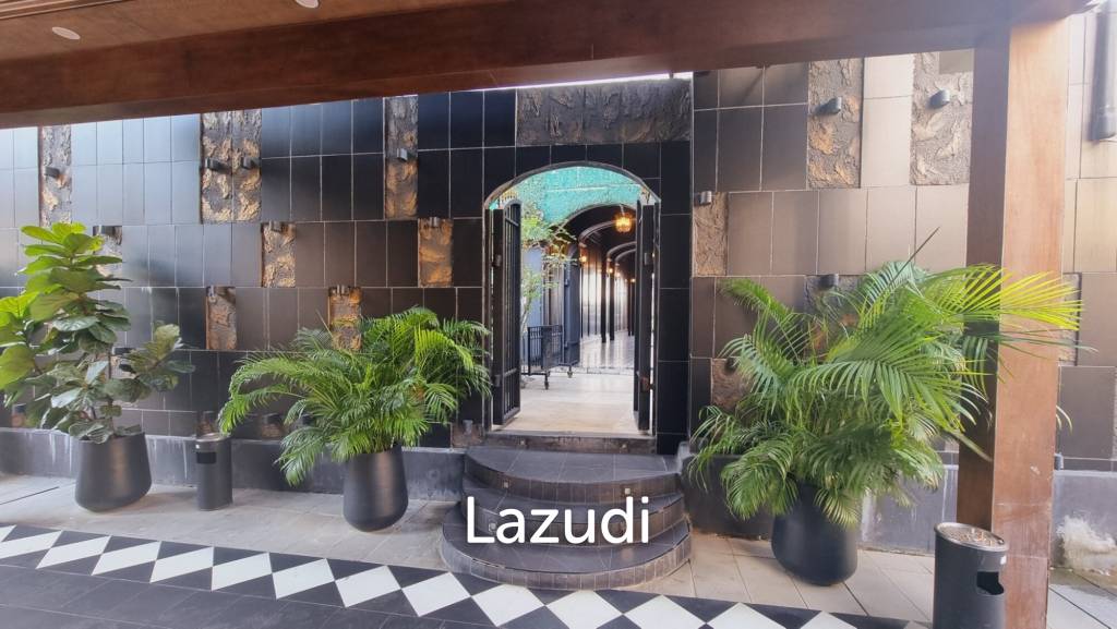 Elegant Thong Lo/Petchburi Corner Gem — 416sqm Restaurant Space with Outdoor Space and Ample Parking