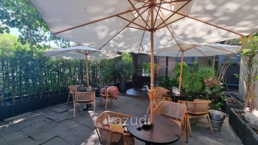 Elegant Thong Lo/Petchburi Corner Gem — 416sqm Restaurant Space with Outdoor Space and Ample Parking