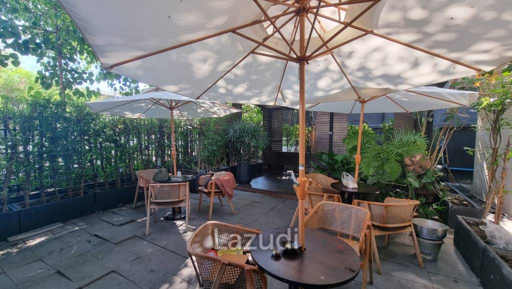 Elegant Thong Lo/Petchburi Corner Gem — 416sqm Restaurant Space with Outdoor Space and Ample Parking