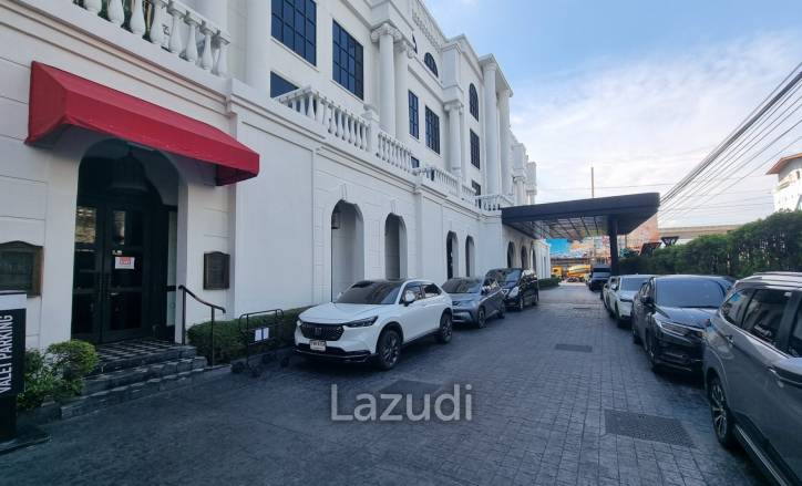 Elegant Thong Lo/Petchburi Corner Gem — 416sqm Restaurant Space with Outdoor Space and Ample Parking