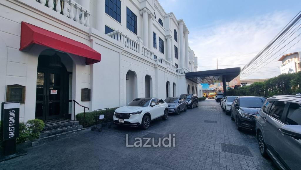 Elegant Thong Lo/Petchburi Corner Gem — 416sqm Restaurant Space with Outdoor Space and Ample Parking