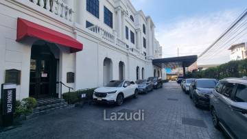 Elegant Thong Lo/Petchburi Corner Gem — 416sqm Restaurant Space with Outdoor Space and Ample Parking