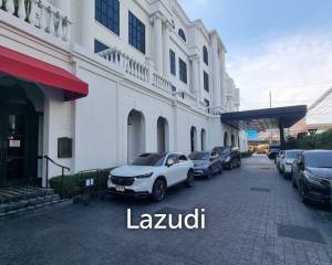Elegant Thong Lo/Petchburi Corner Gem — 416sqm Restaurant Space with Outdoor Space and Ample Parking