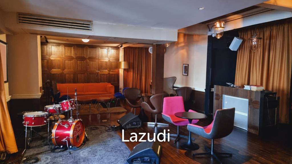 Elegant Thong Lo/Petchburi Corner Gem — 416sqm Restaurant Space with Outdoor Space and Ample Parking