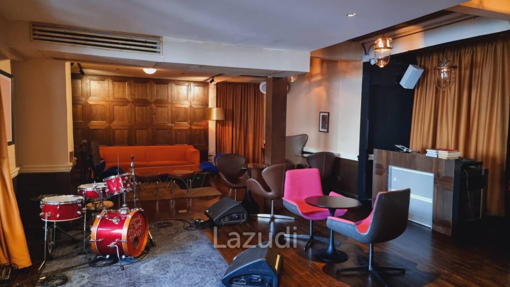 Elegant Thong Lo/Petchburi Corner Gem — 416sqm Restaurant Space with Outdoor Space and Ample Parking