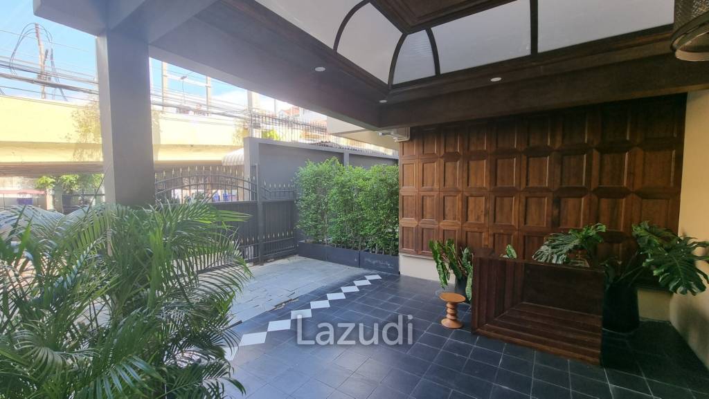 Elegant Thong Lo/Petchburi Corner Gem — 416sqm Restaurant Space with Outdoor Space and Ample Parking