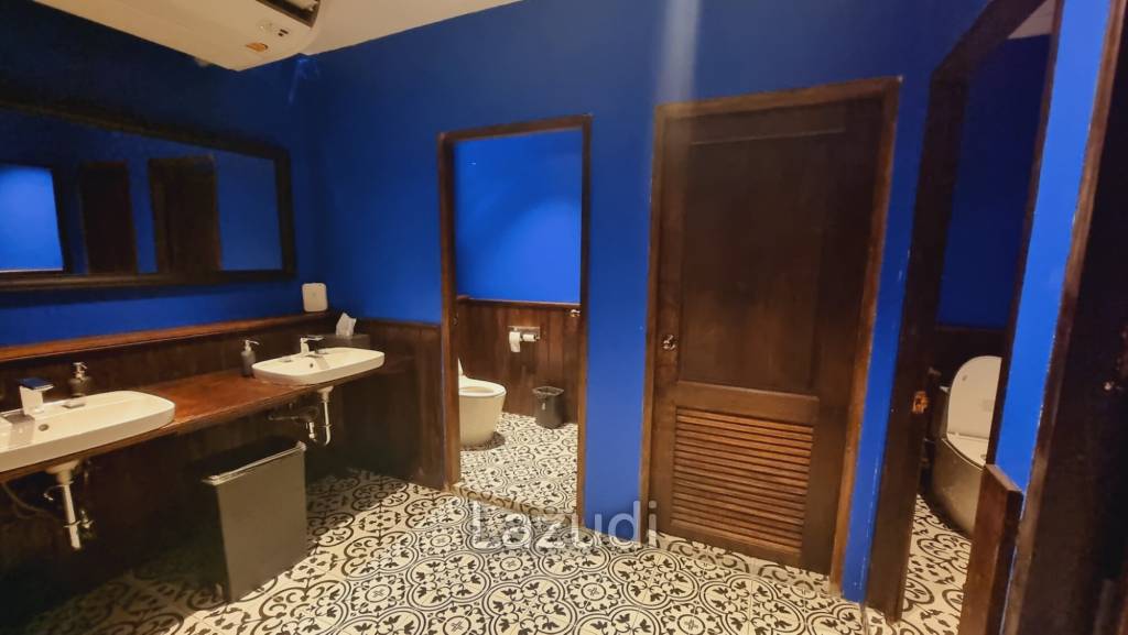Elegant Thong Lo/Petchburi Corner Gem — 416sqm Restaurant Space with Outdoor Space and Ample Parking