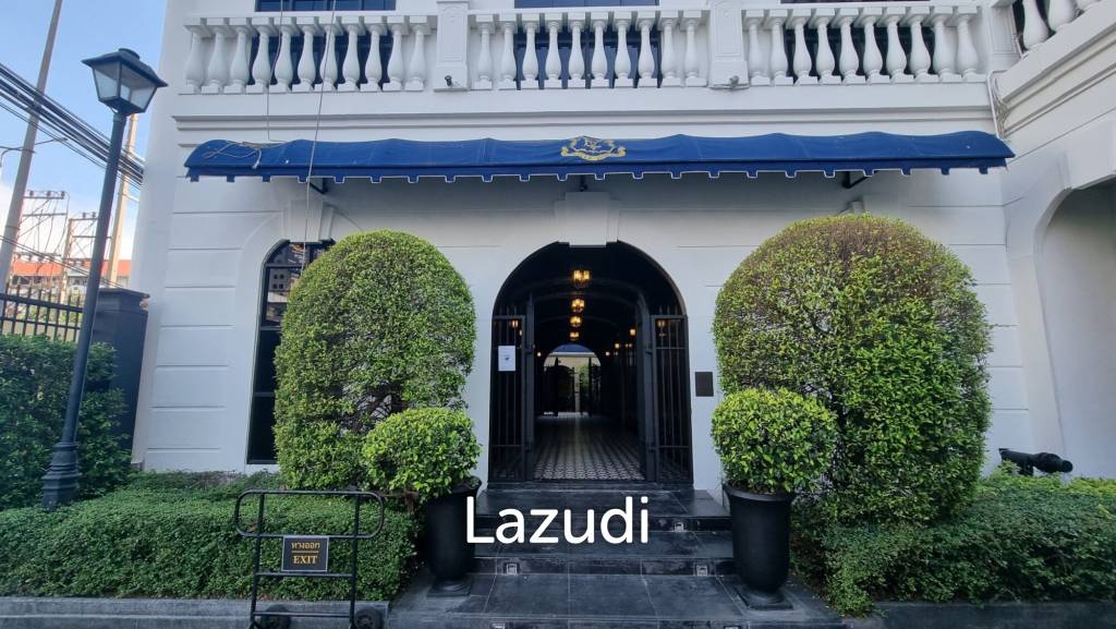 Elegant Thong Lo/Petchburi Corner Gem — 416sqm Restaurant Space with Outdoor Space and Ample Parking