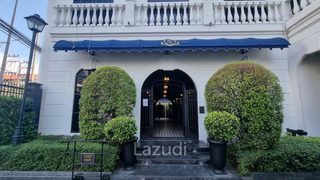 Elegant Thong Lo/Petchburi Corner Gem — 416sqm Restaurant Space with Outdoor Space and Ample Parking