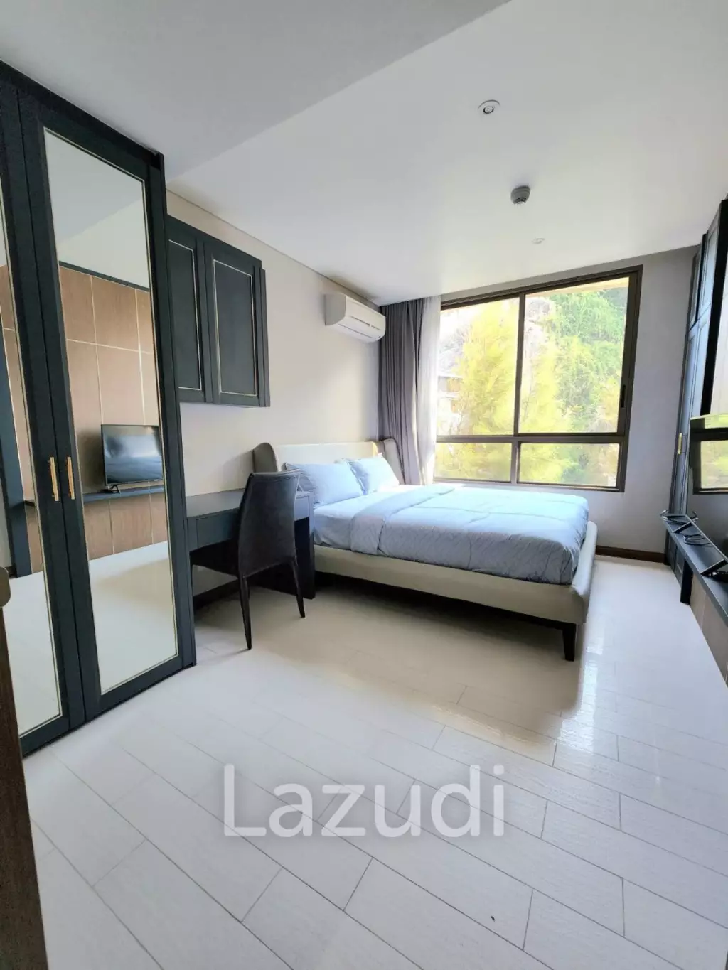 Veranda Residence: Stunning Beach front  3 beds 3 bath condo