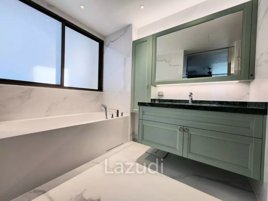 Veranda Residence: Stunning Beach front  3 beds 3 bath condo