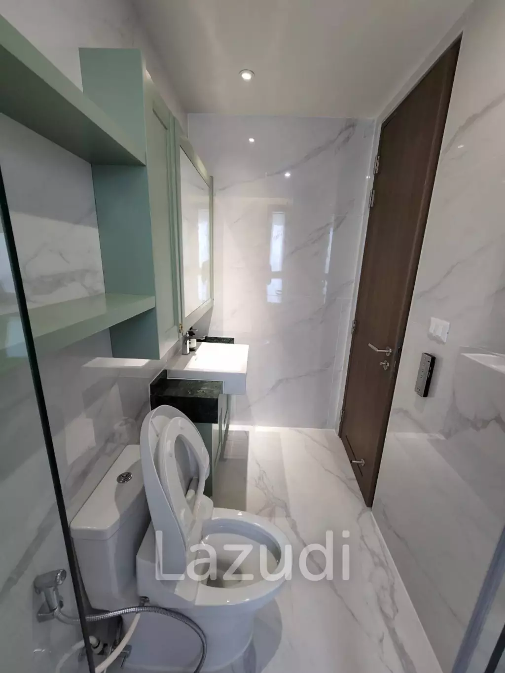 Veranda Residence: Stunning Beach front  3 beds 3 bath condo