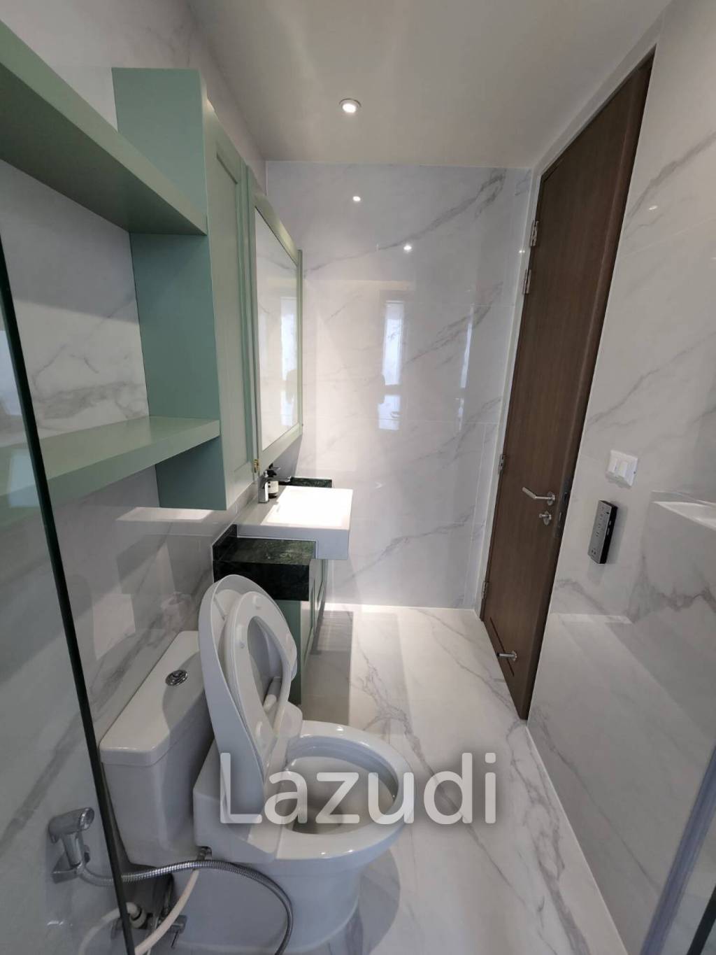 Veranda Residence: Stunning Beach front  3 beds 3 bath condo