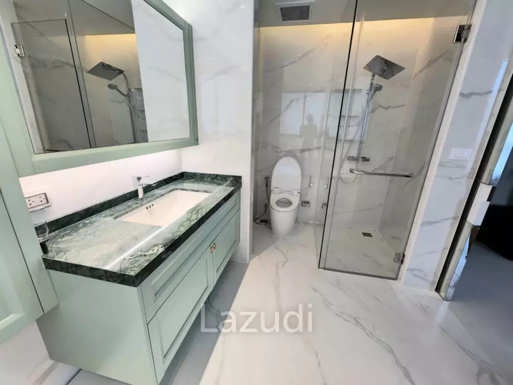 Veranda Residence: Stunning Beach front  3 beds 3 bath condo