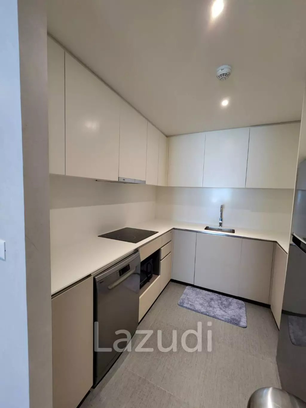 Veranda Residence: Stunning Beach front  3 beds 3 bath condo