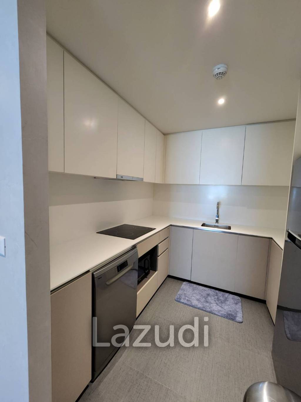 Veranda Residence: Stunning Beach front  3 beds 3 bath condo