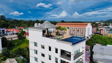 15 Bedroom Property with Stunning Panoramic Views of Chalong Bay