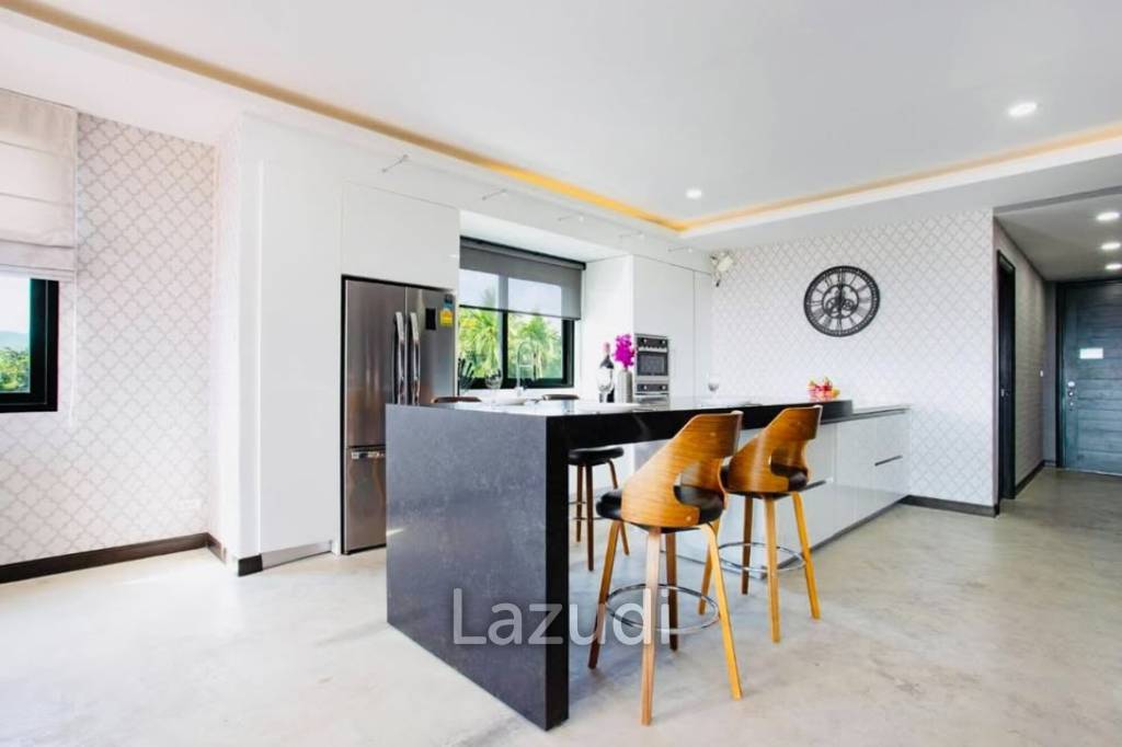 15 Bedroom Property with Stunning Panoramic Views of Chalong Bay