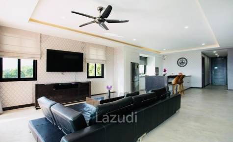 15 Bedroom Property with Stunning Panoramic Views of Chalong Bay