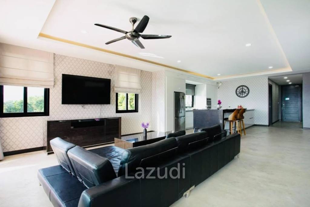 15 Bedroom Property with Stunning Panoramic Views of Chalong Bay