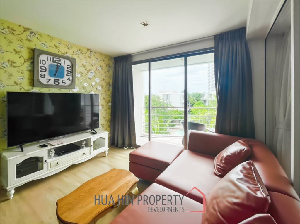 Baan San Kraam: Modern 1 Bedroom Condo with Pool View For Sale