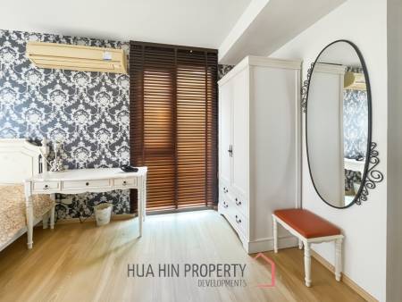 Baan San Kraam: Modern 1 Bedroom Condo with Pool View For Sale