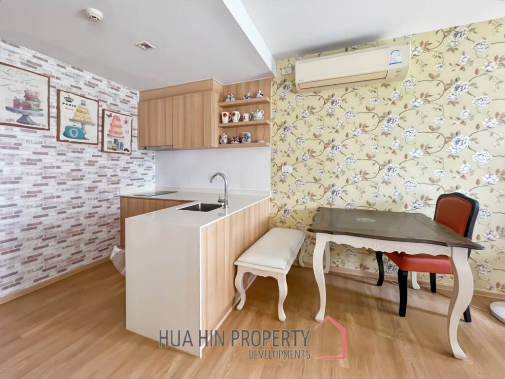 Baan San Kraam: Modern 1 Bedroom Condo with Pool View For Sale