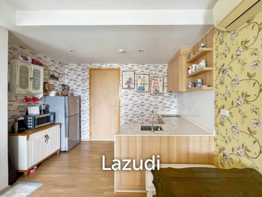 Baan San Kraam: Modern 1 Bedroom Condo with Pool View For Sale