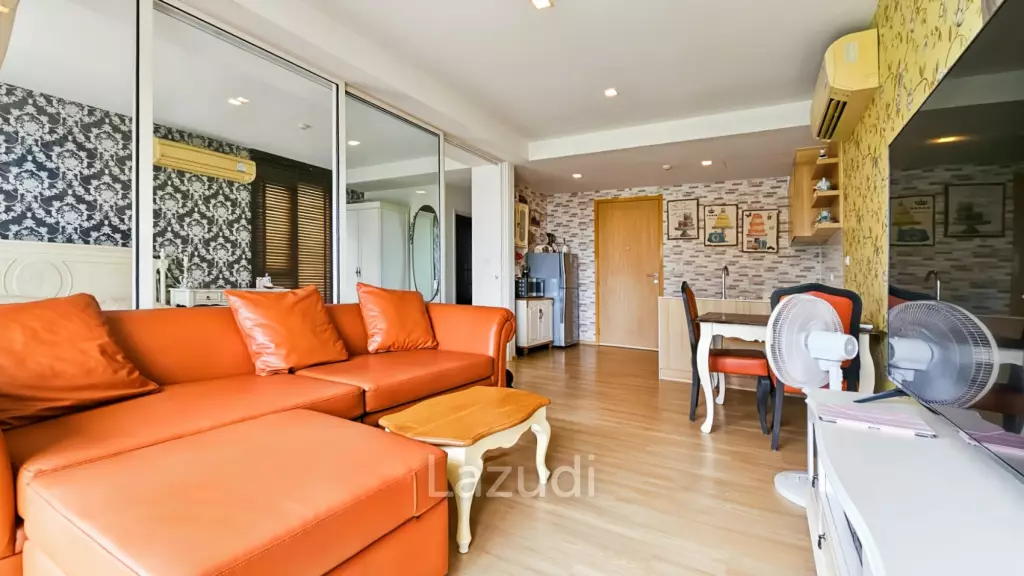 Baan San Kraam: Modern 1 Bedroom Condo with Pool View For Sale