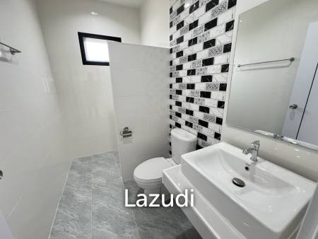 2 Beds Corner House For Sale in Sinanee 2 Tha Sai