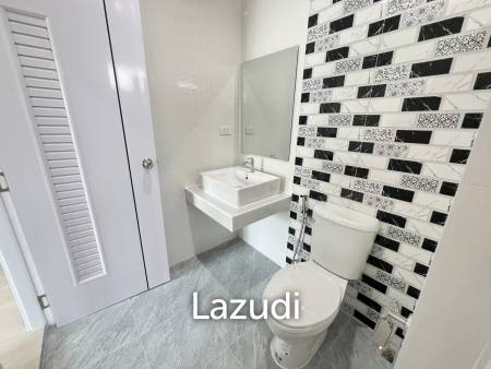 2 Beds Corner House For Sale in Sinanee 2 Tha Sai