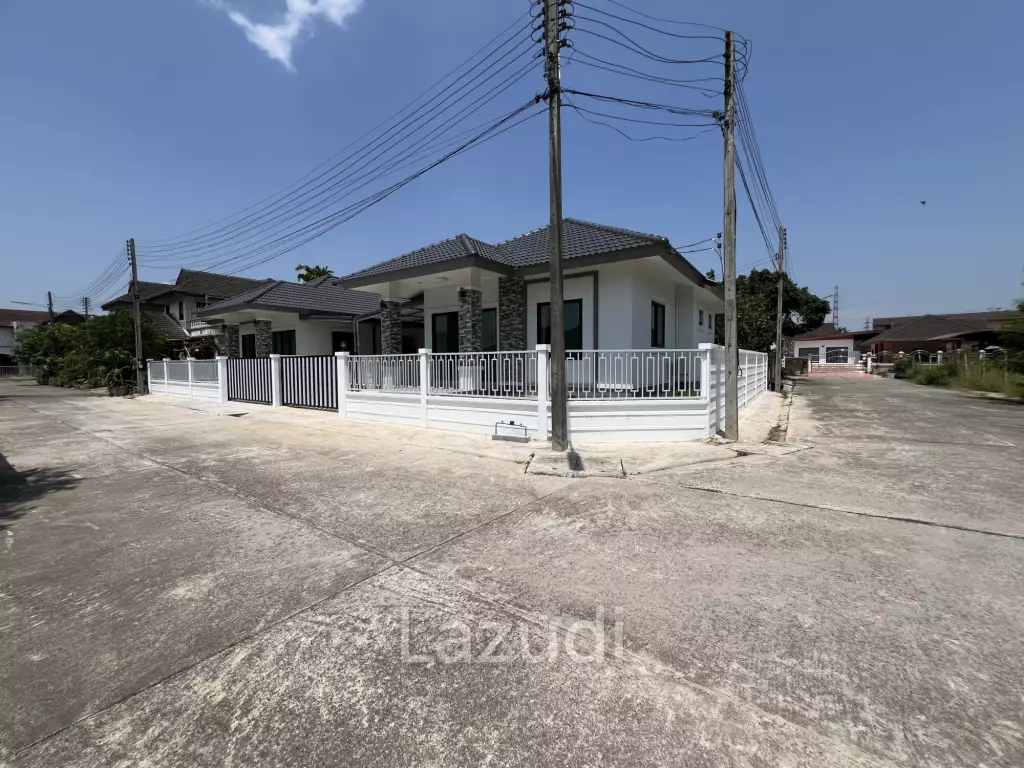 ขายบ้านหลังมุม 2 ห้องนอน ชั้นเดียวในโครงการสินานี 2 ท่าสาย