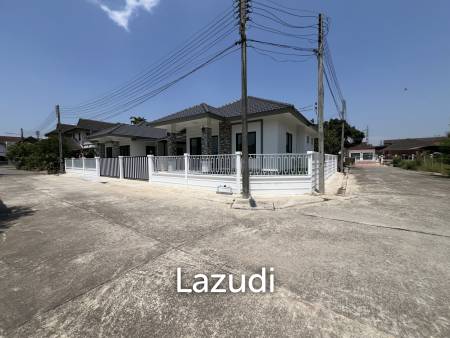 2 Beds Corner House For Sale in Sinanee 2 Tha Sai