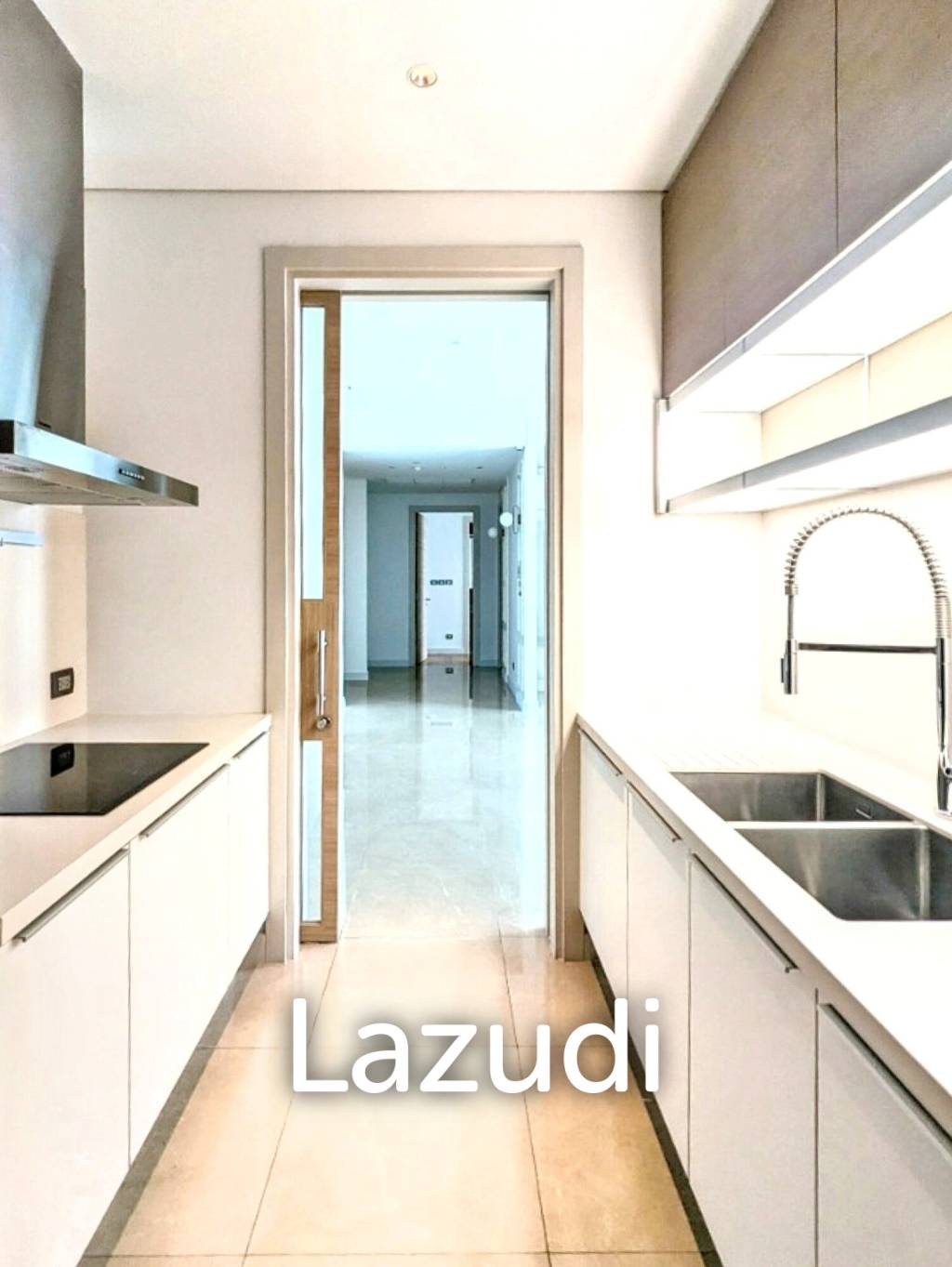 3 Bed 3 Bath 148 SQ.M Sindhorn Residence
