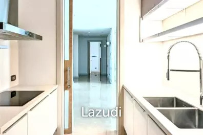 3 Bed 3 Bath 148 SQ.M Sindhorn Residence