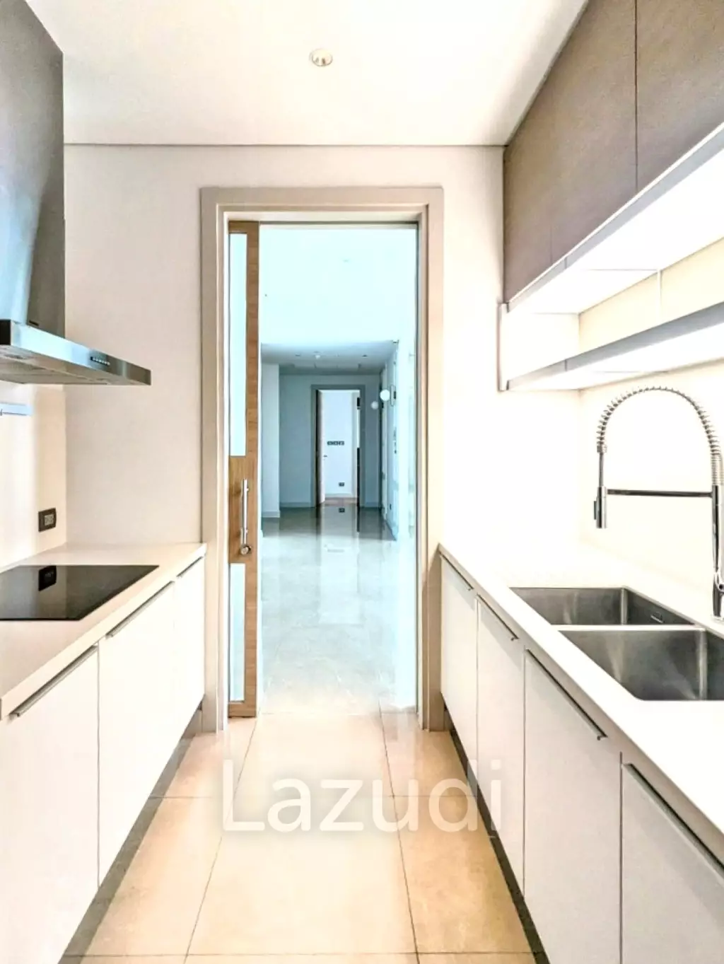 3 Bed 3 Bath 148 SQ.M Sindhorn Residence