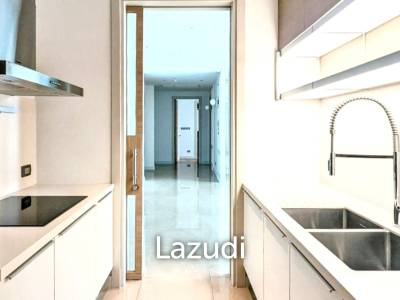 3 Bed 3 Bath 148 SQ.M Sindhorn Residence