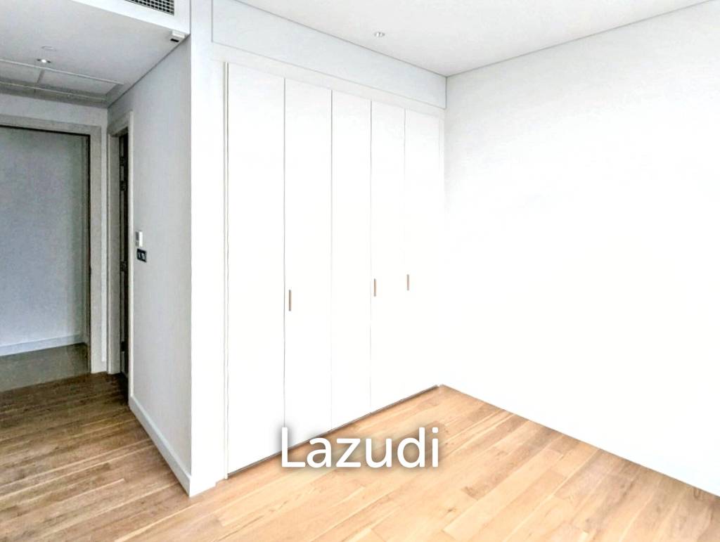 3 Bed 3 Bath 148 SQ.M Sindhorn Residence