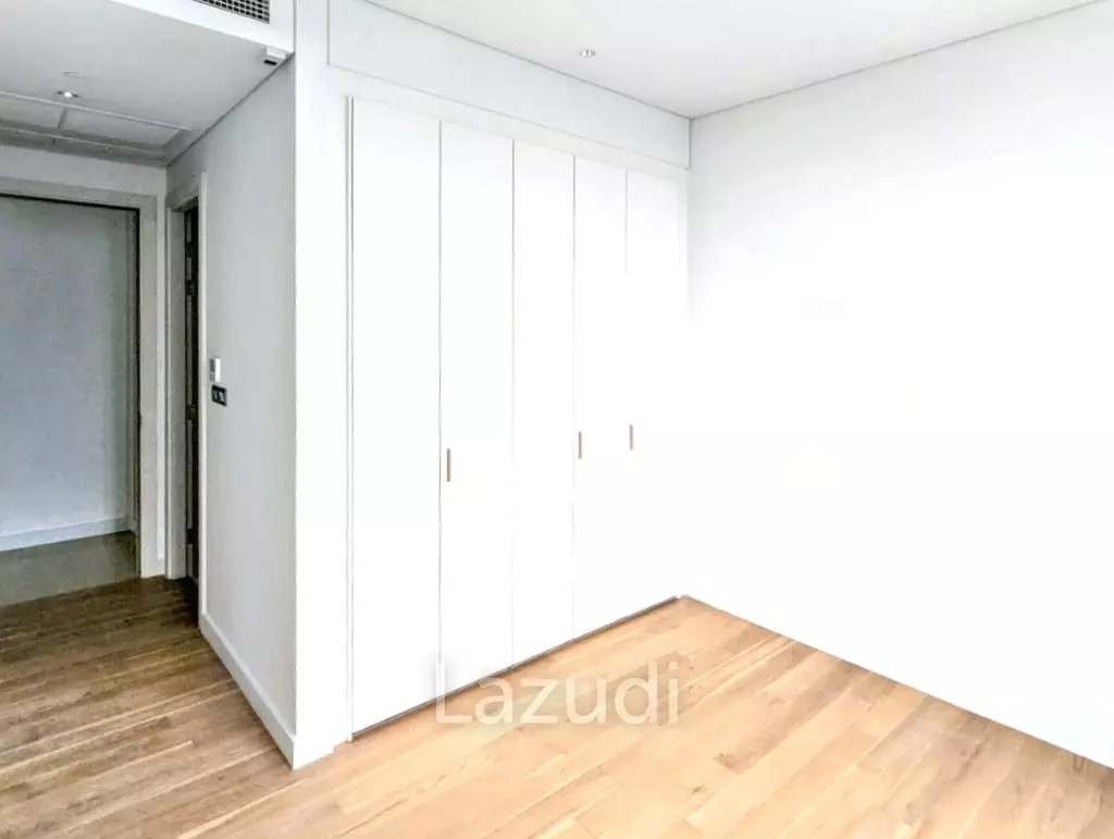 3 Bed 3 Bath 148 SQ.M Sindhorn Residence